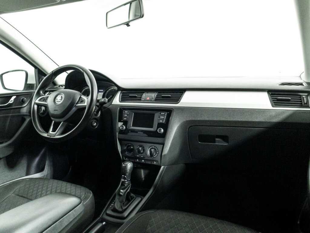 Skoda Rapid с пробегом — 2016 год. Фото: #8