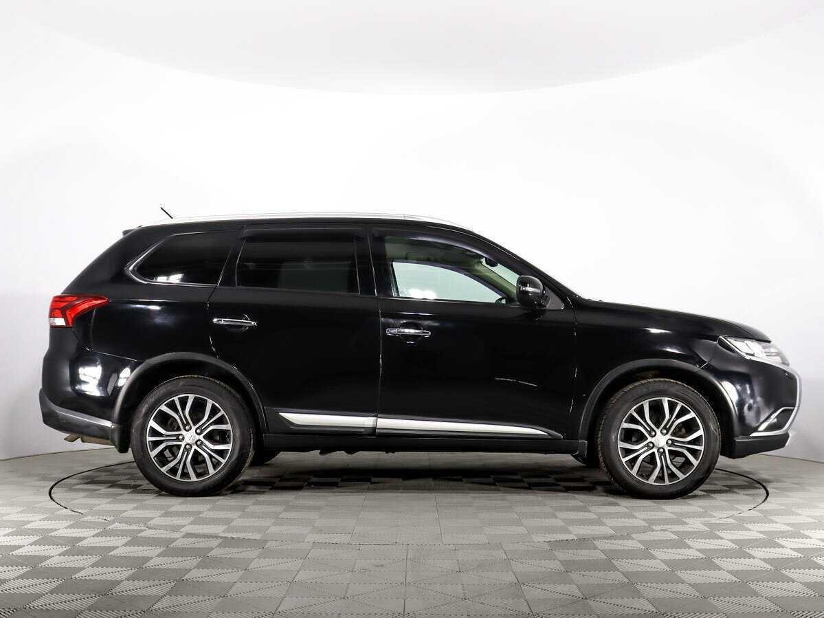 Mitsubishi Outlander с пробегом — 2016 год. Фото: #3