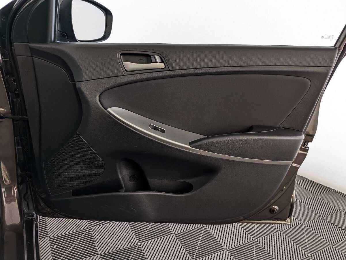 Hyundai Solaris с пробегом — 2016 год. Фото: #19