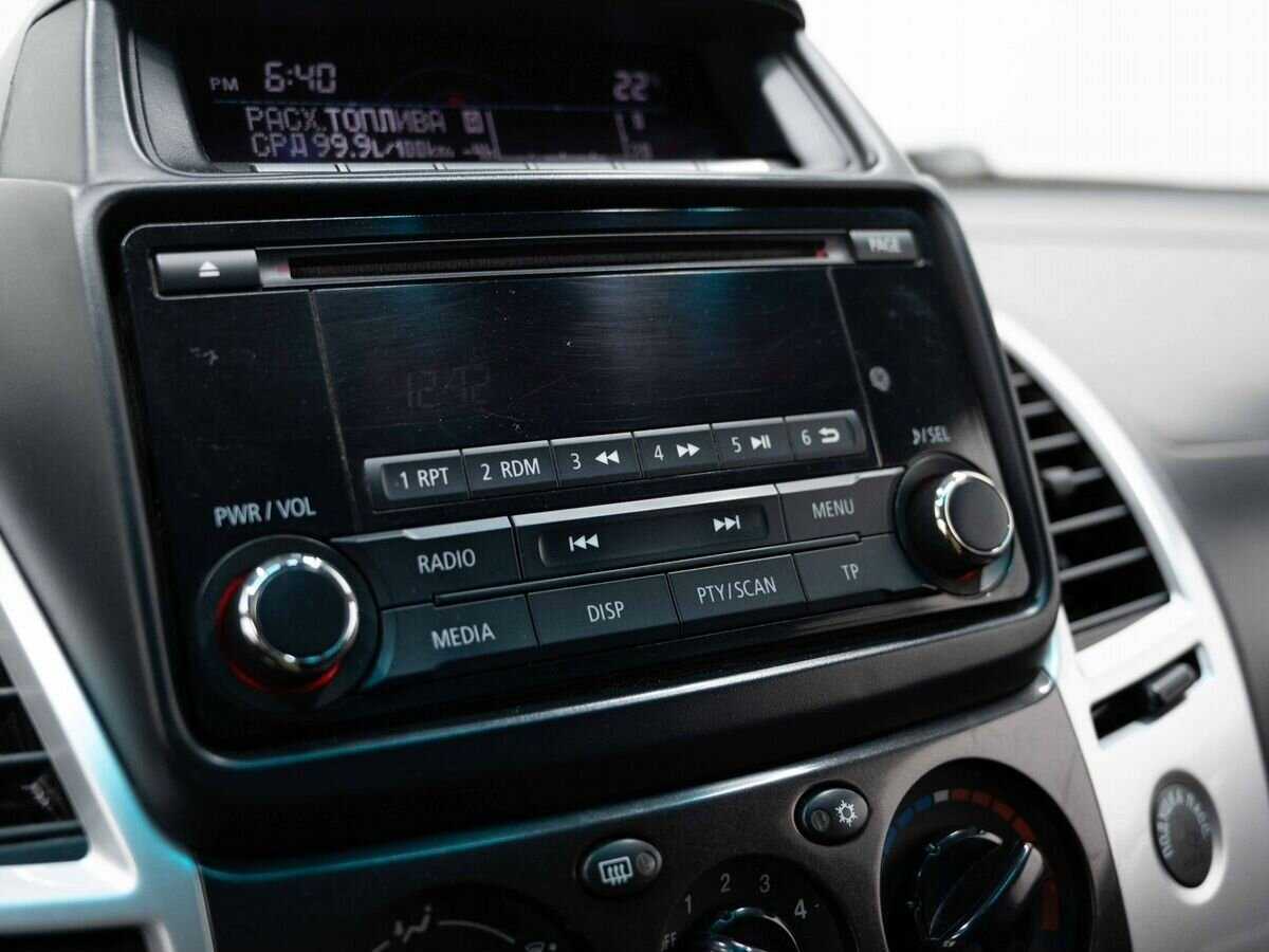 Mitsubishi Pajero Sport с пробегом — 2014 год. Фото: #17