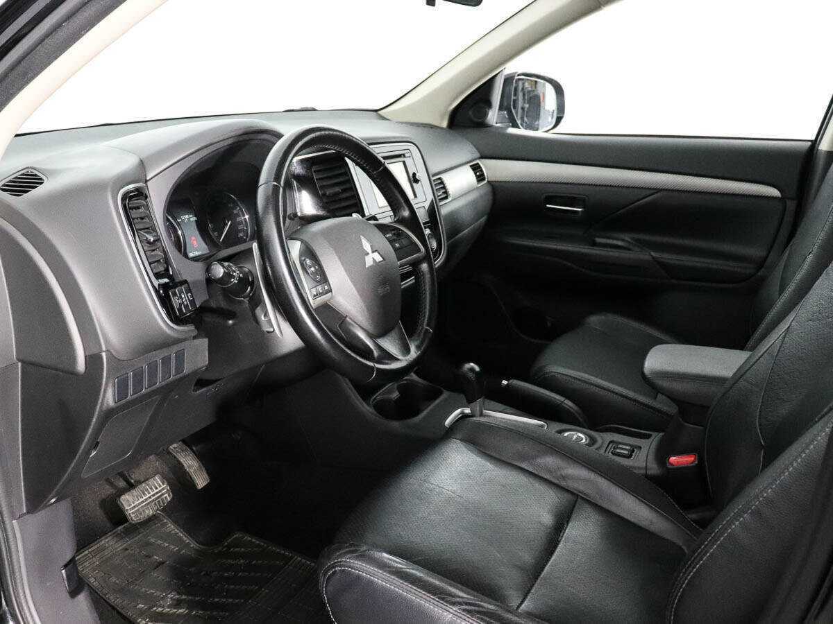 Mitsubishi Outlander с пробегом — 2013 год. Фото: #9