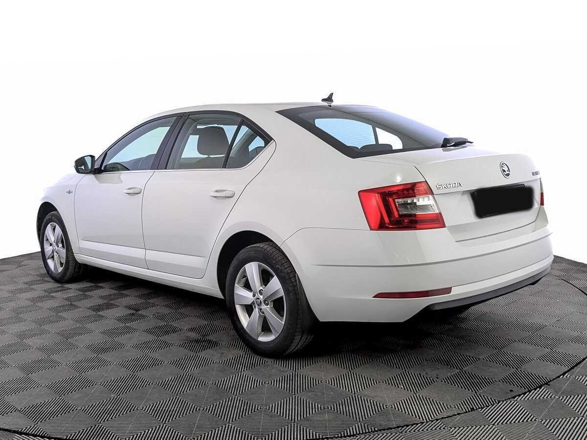 Skoda Octavia с пробегом — 2020 год. Фото: #6