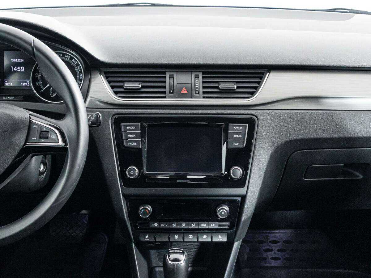 Skoda Rapid с пробегом — 2019 год. Фото: #13