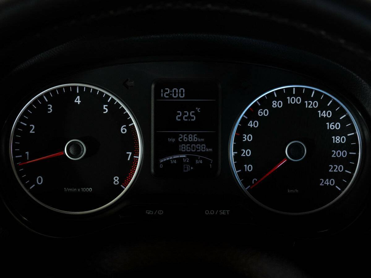 Volkswagen Polo с пробегом — 2013 год. Фото: #16