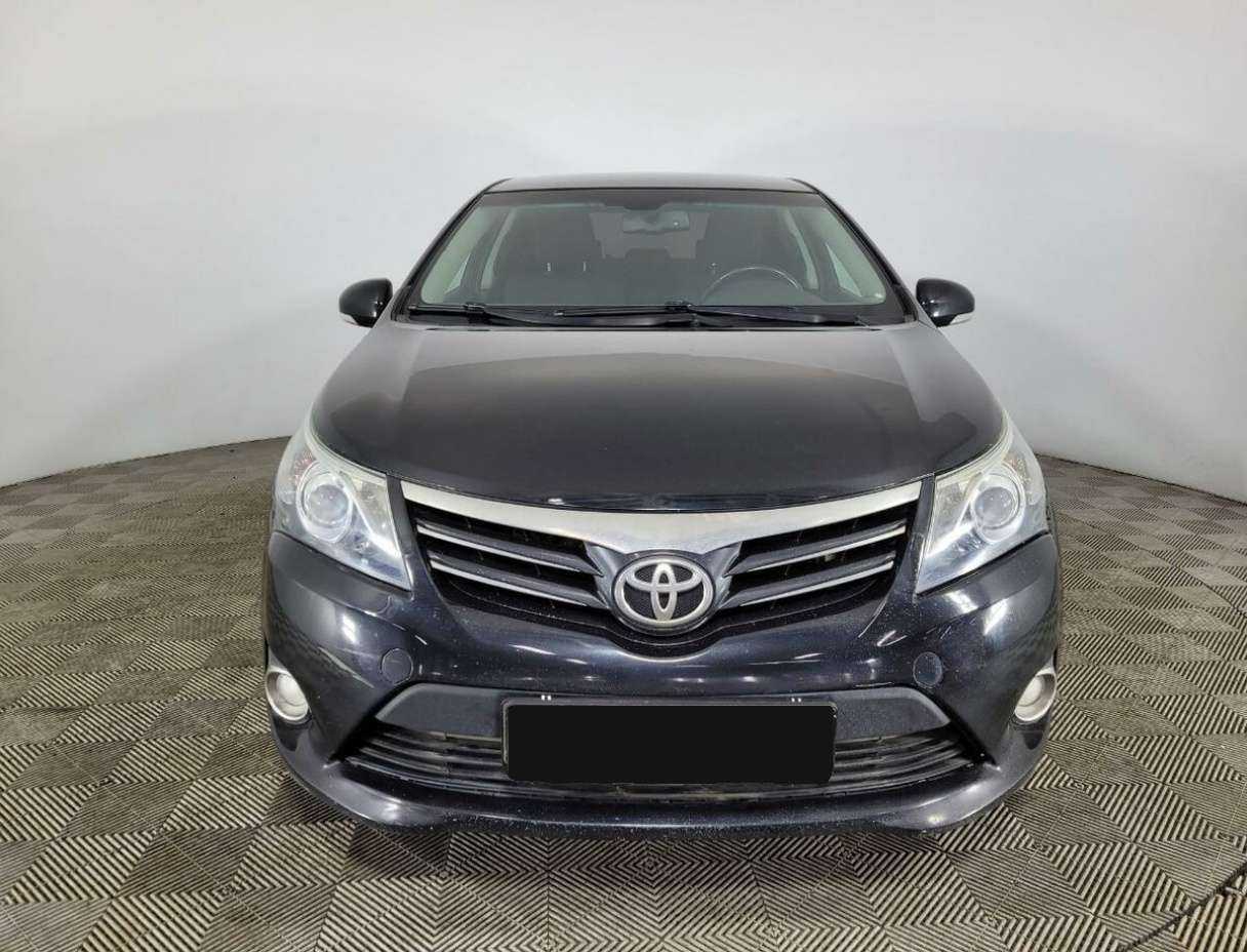 Toyota Avensis с пробегом — 2012 год. Фото: #1