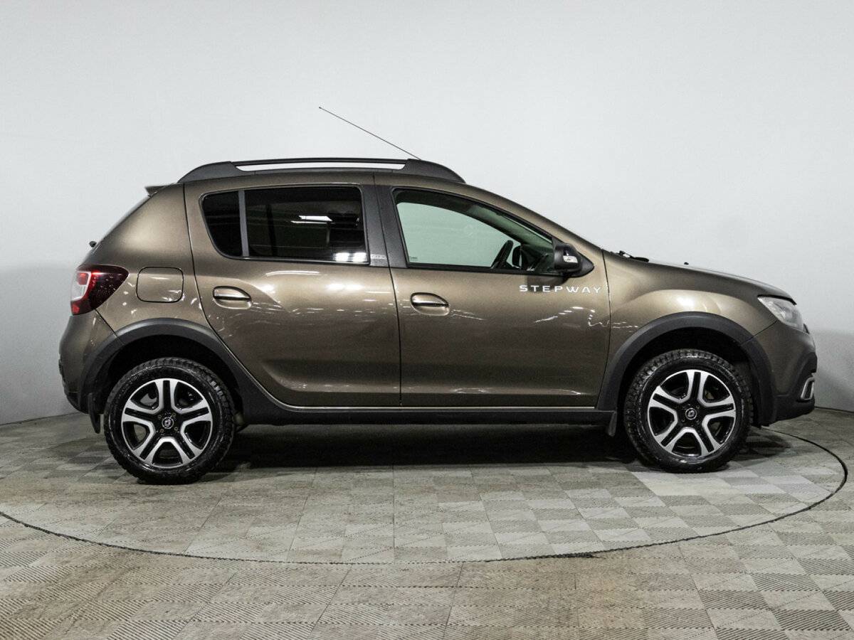 Renault Sandero с пробегом — 2019 год. Фото: #7