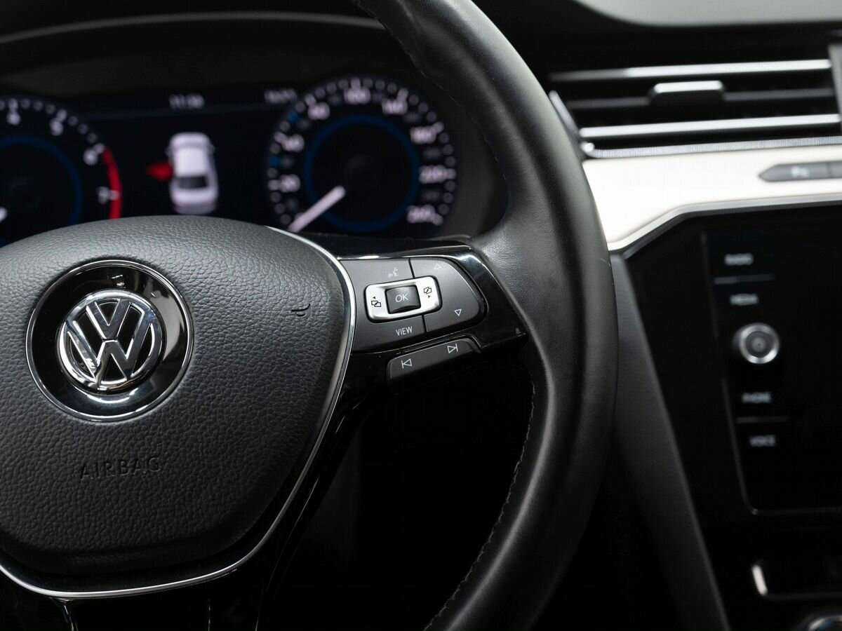 Volkswagen Passat с пробегом — 2019 год. Фото: #14