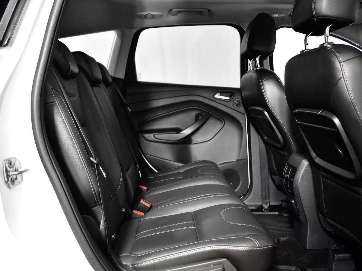 Ford Kuga с пробегом — 2014 год. Фото: #9