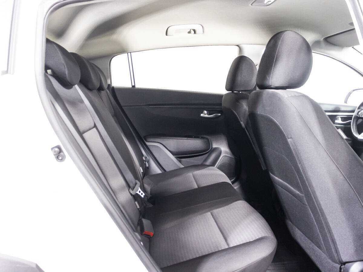 Kia Rio с пробегом — 2021 год. Фото: #21