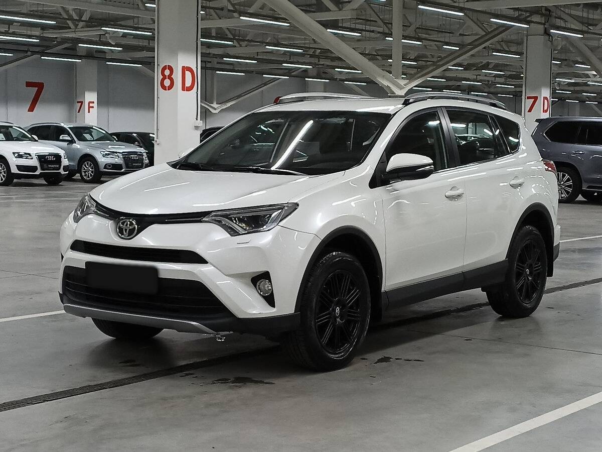 Toyota RAV4 с пробегом — 2017 год. Фото: #0