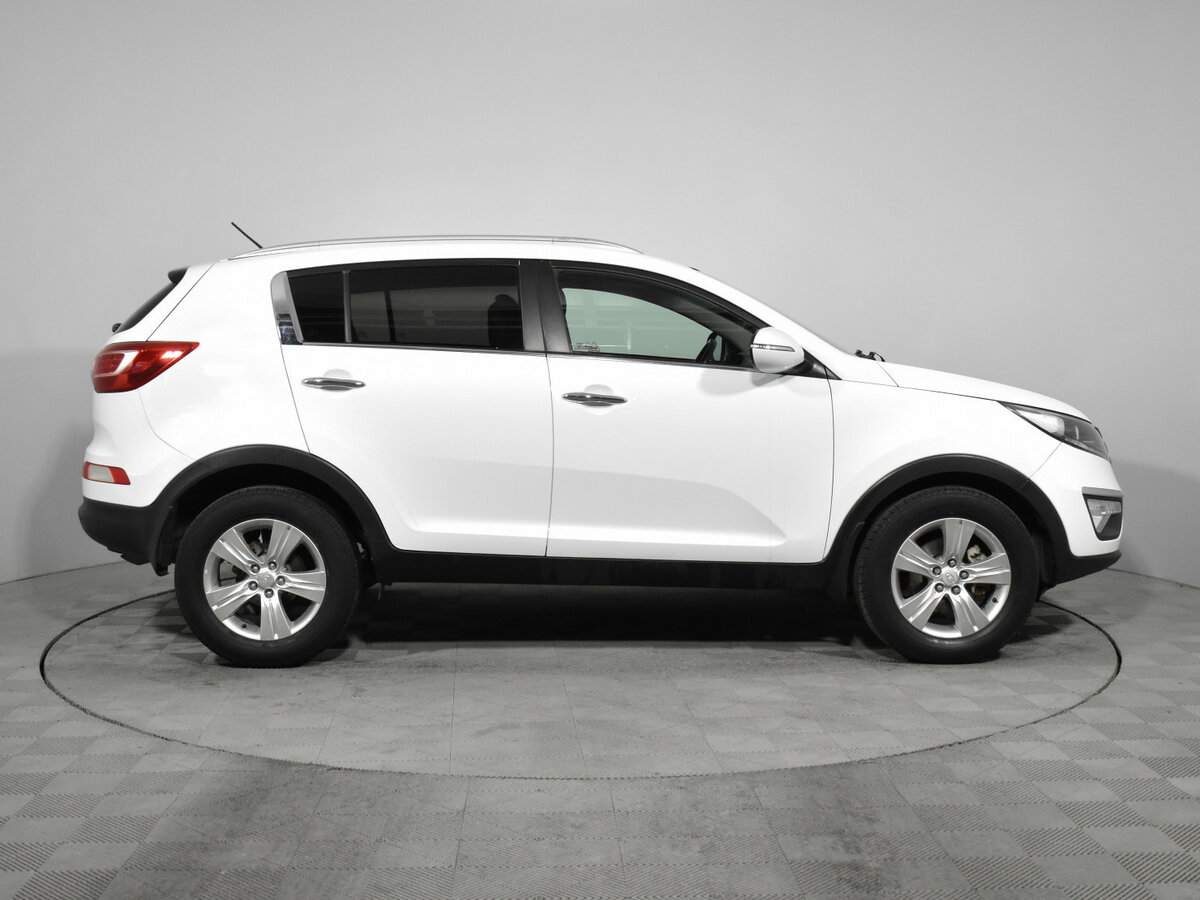 Kia Sportage с пробегом — 2012 год. Фото: #4