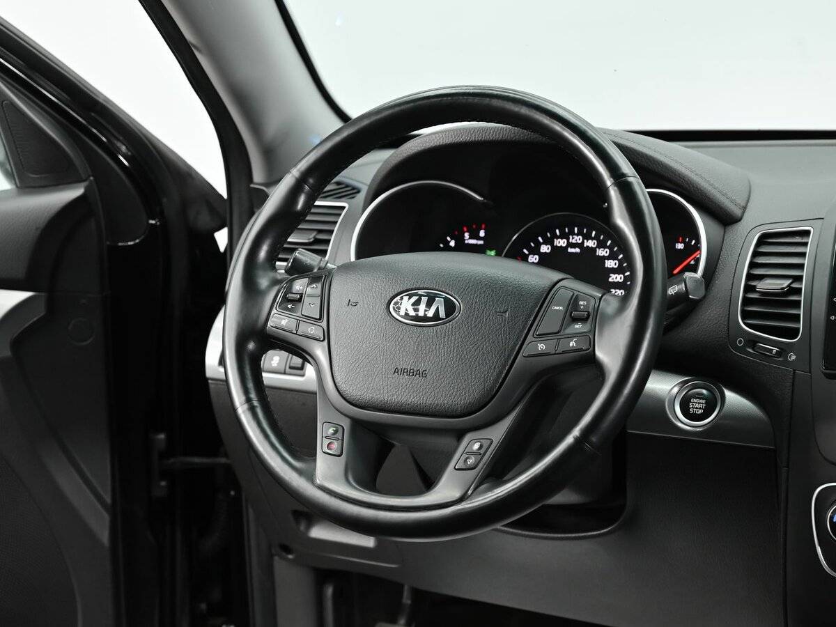 Kia Sorento с пробегом — 2015 год. Фото: #9