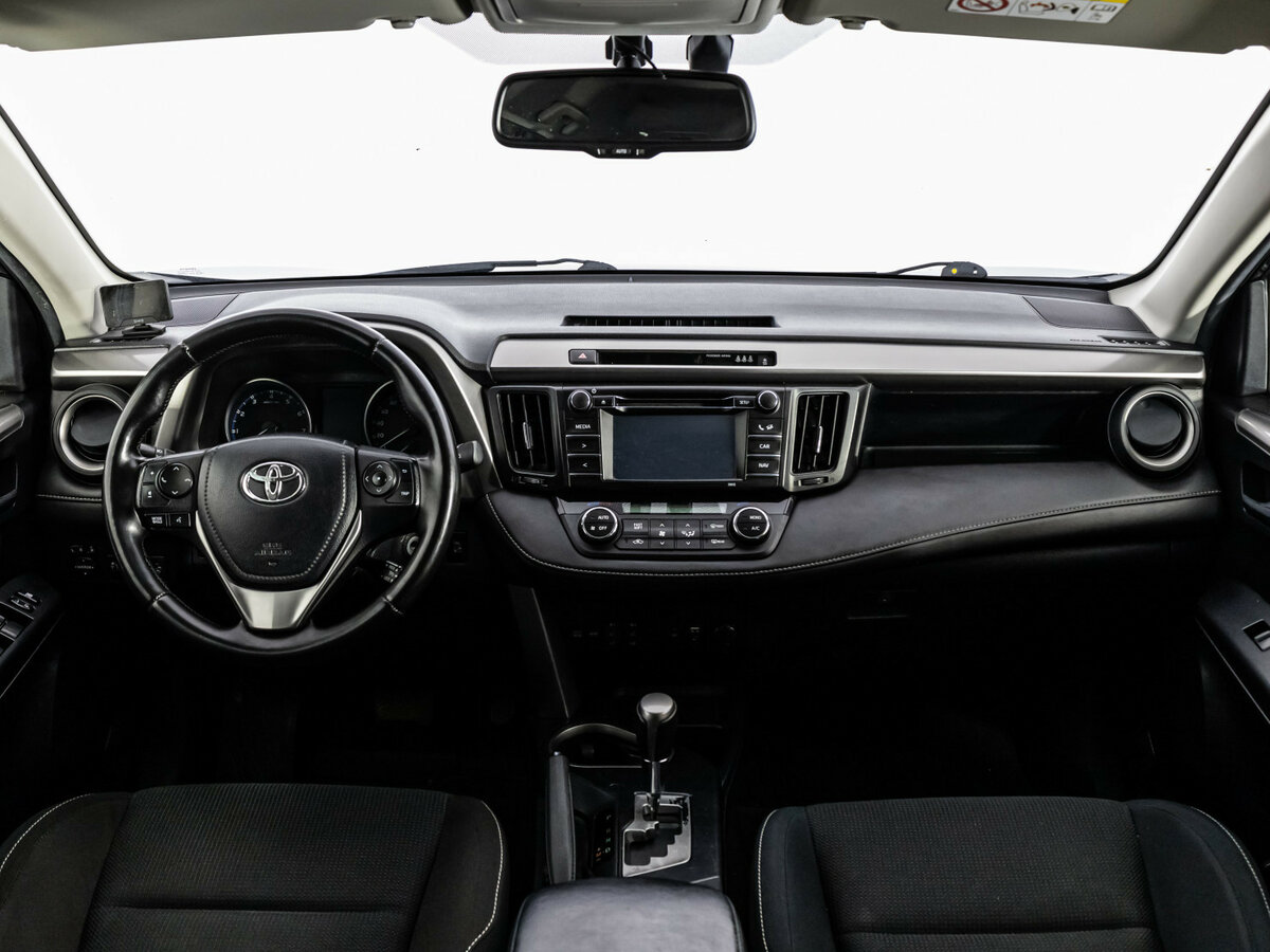 Toyota RAV4 с пробегом — 2016 год. Фото: #7