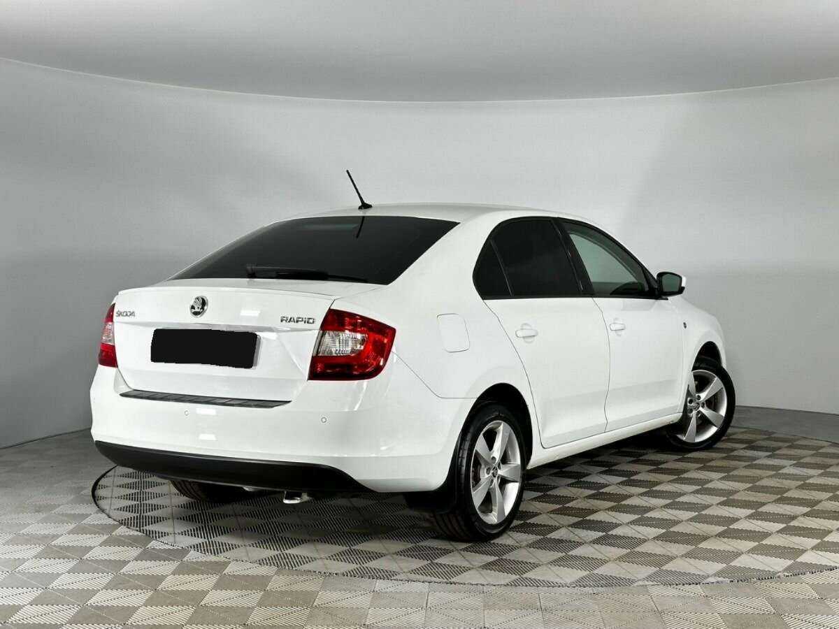 Skoda Rapid с пробегом — 2016 год. Фото: #1