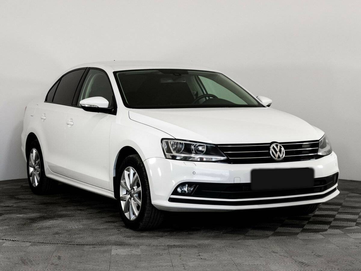 Volkswagen Jetta с пробегом — 2015 год. Фото: #2
