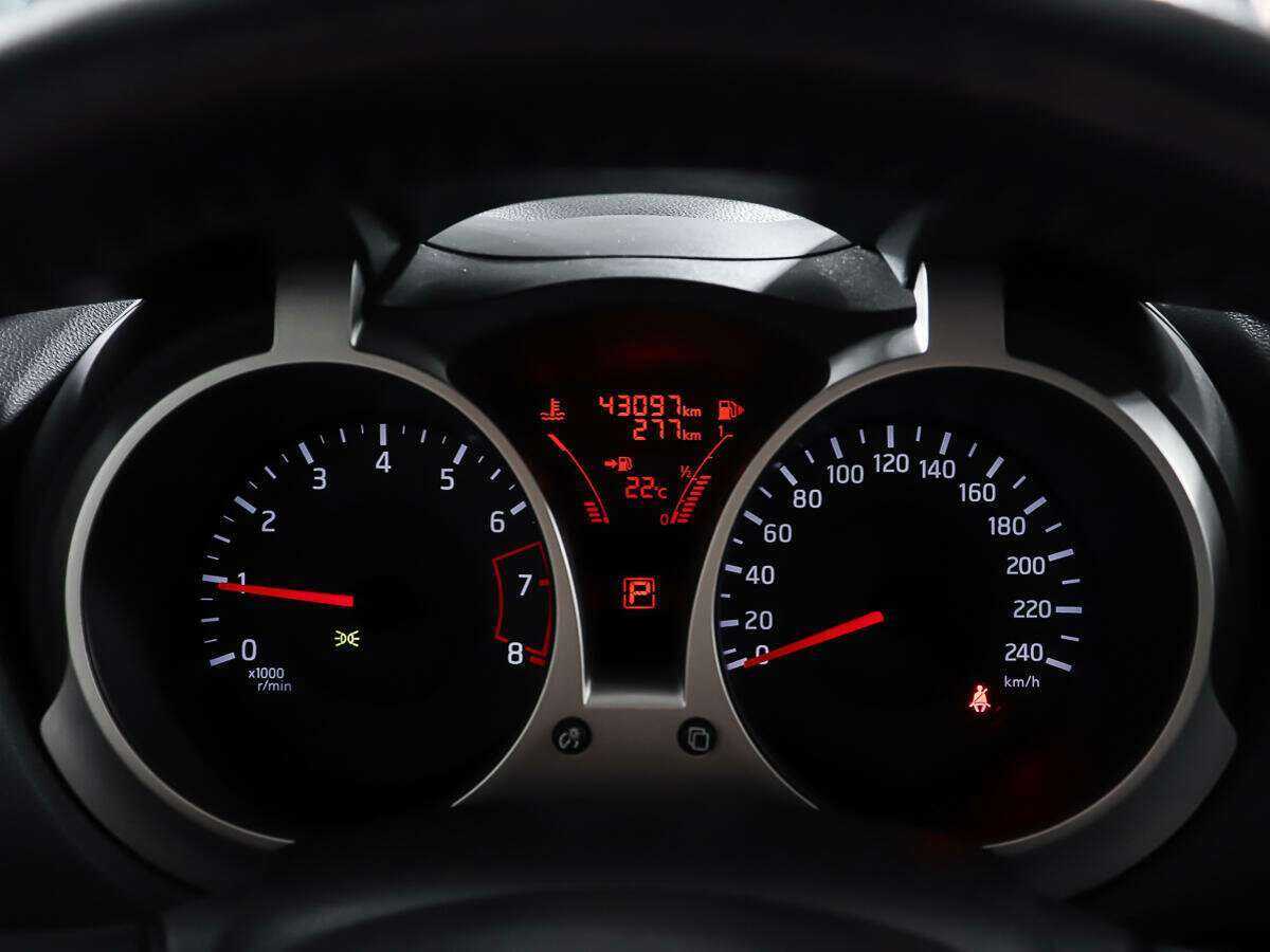 Nissan Juke с пробегом — 2014 год. Фото: #13