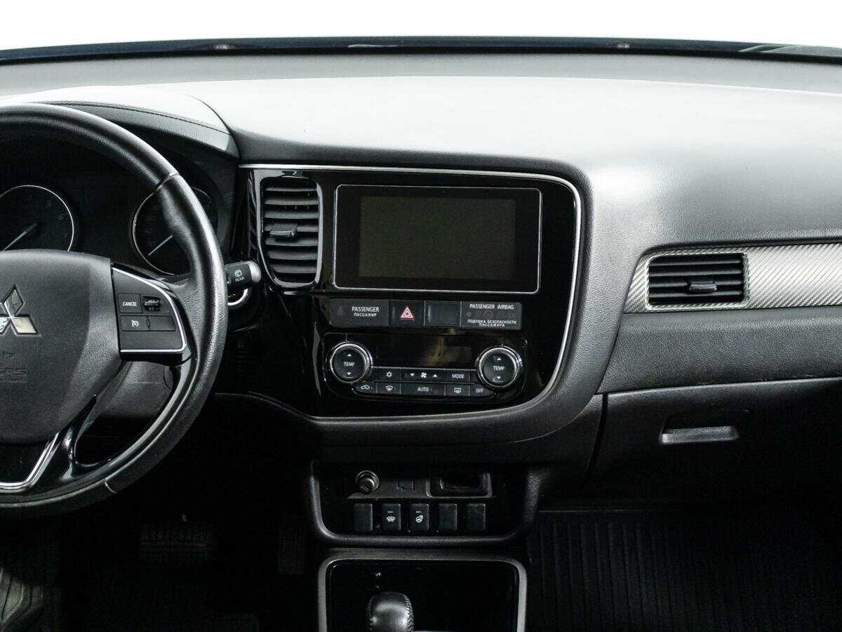 Mitsubishi Outlander с пробегом — 2018 год. Фото: #13