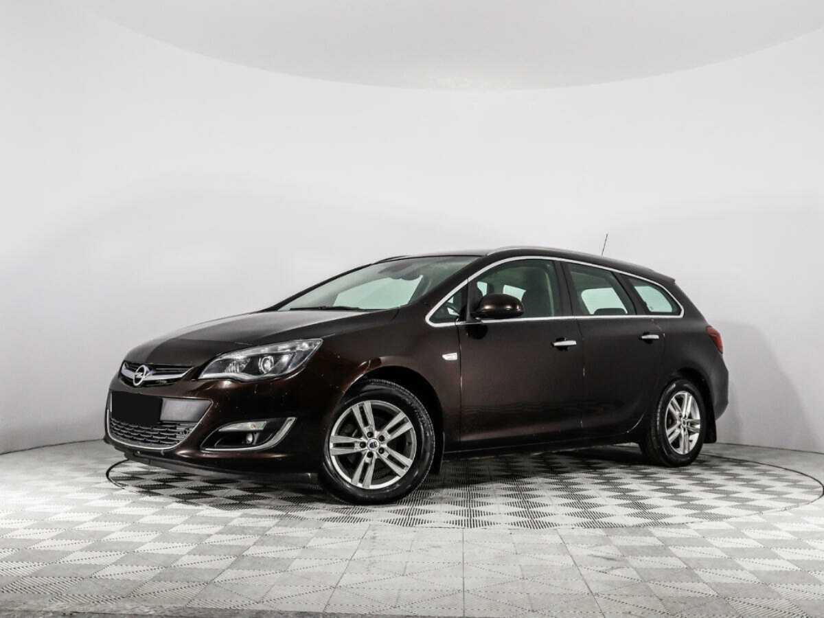 Opel Astra с пробегом — 2013 год. Фото: #0