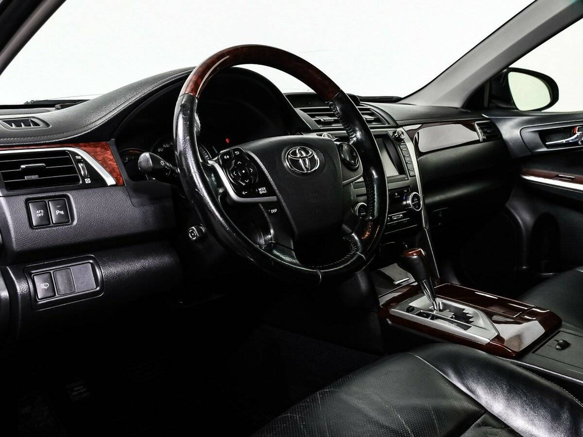Toyota Camry с пробегом — 2012 год. Фото: #11