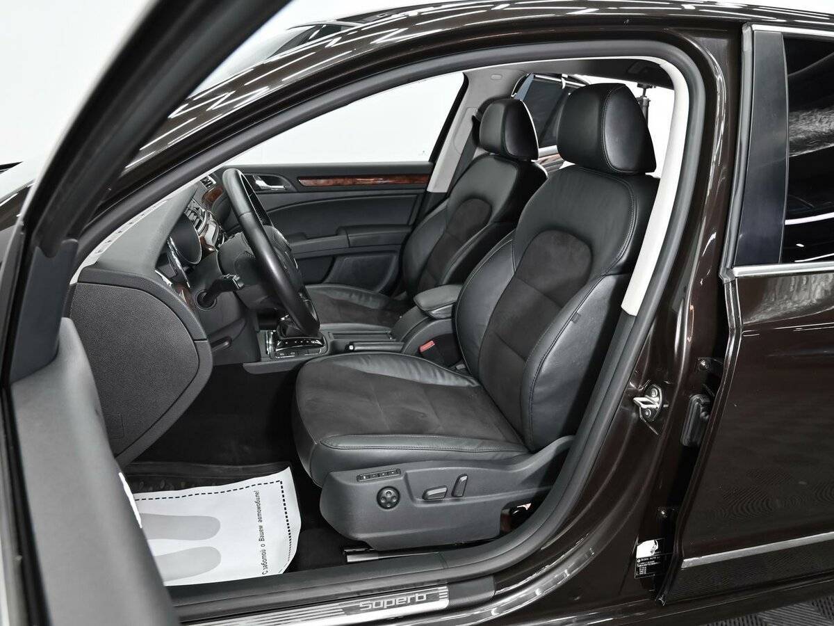 Skoda Superb с пробегом — 2012 год. Фото: #4