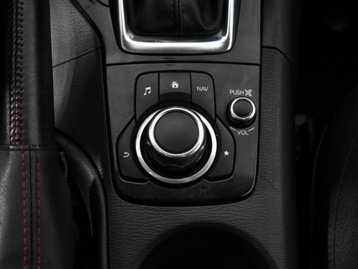 Mazda 3 с пробегом — 2014 год. Фото: #10