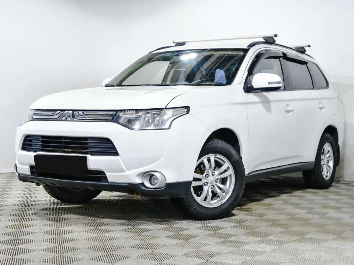 Mitsubishi Outlander с пробегом — 2013 год. Фото: #0