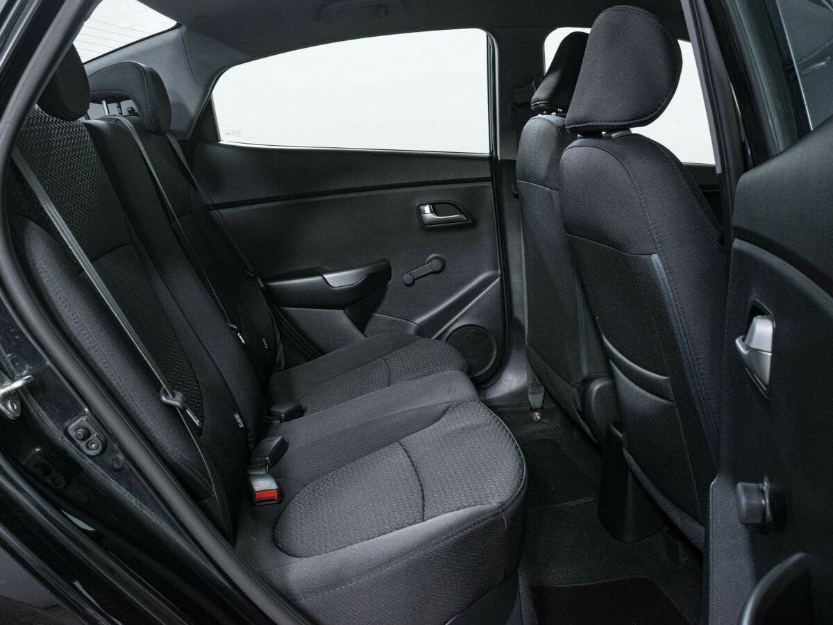 Kia Rio с пробегом — 2016 год. Фото: #9