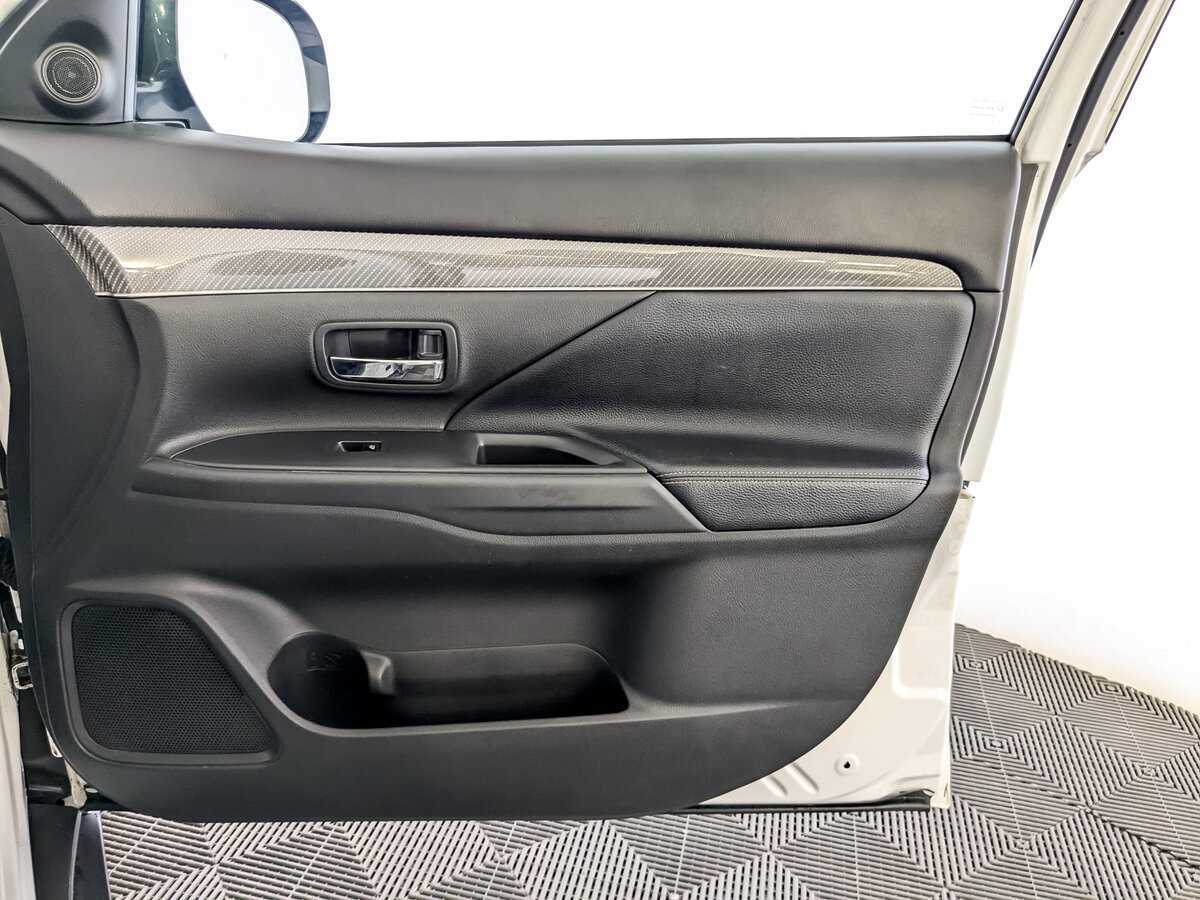 Mitsubishi Outlander с пробегом — 2019 год. Фото: #20
