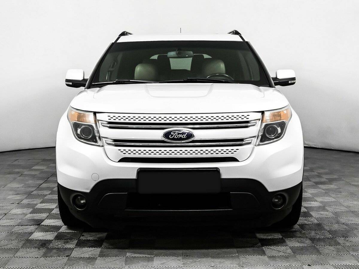 Ford Explorer с пробегом — 2012 год. Фото: #1