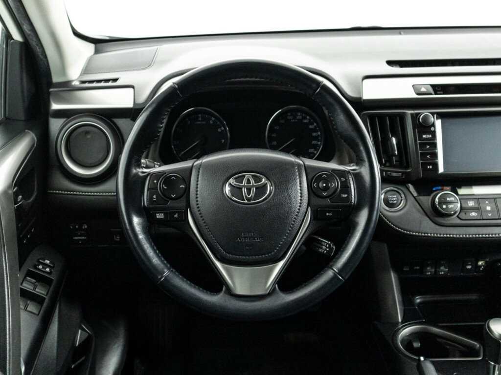 Toyota RAV4 с пробегом — 2017 год. Фото: #23