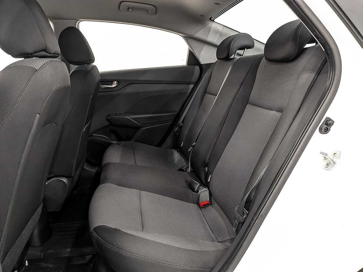 Hyundai Solaris с пробегом — 2017 год. Фото: #17