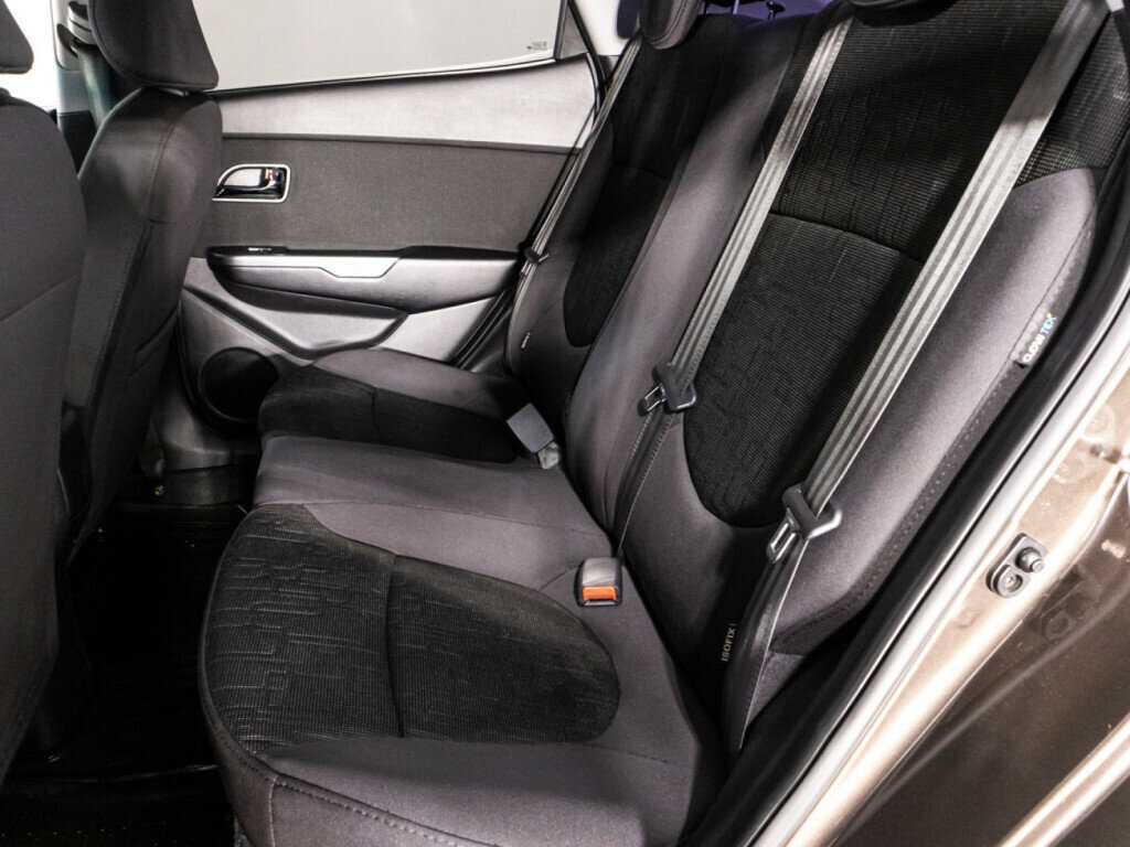 Kia Rio с пробегом — 2015 год. Фото: #9