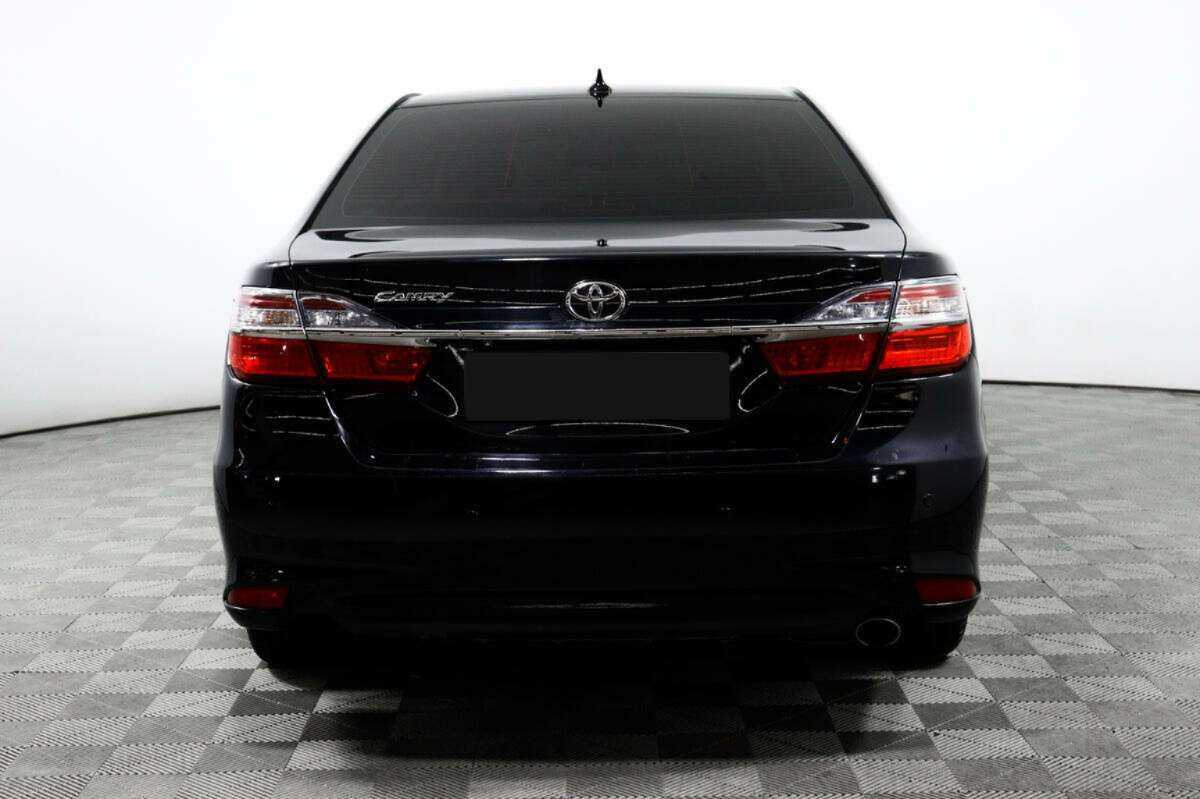 Toyota Camry с пробегом — 2017 год. Фото: #5