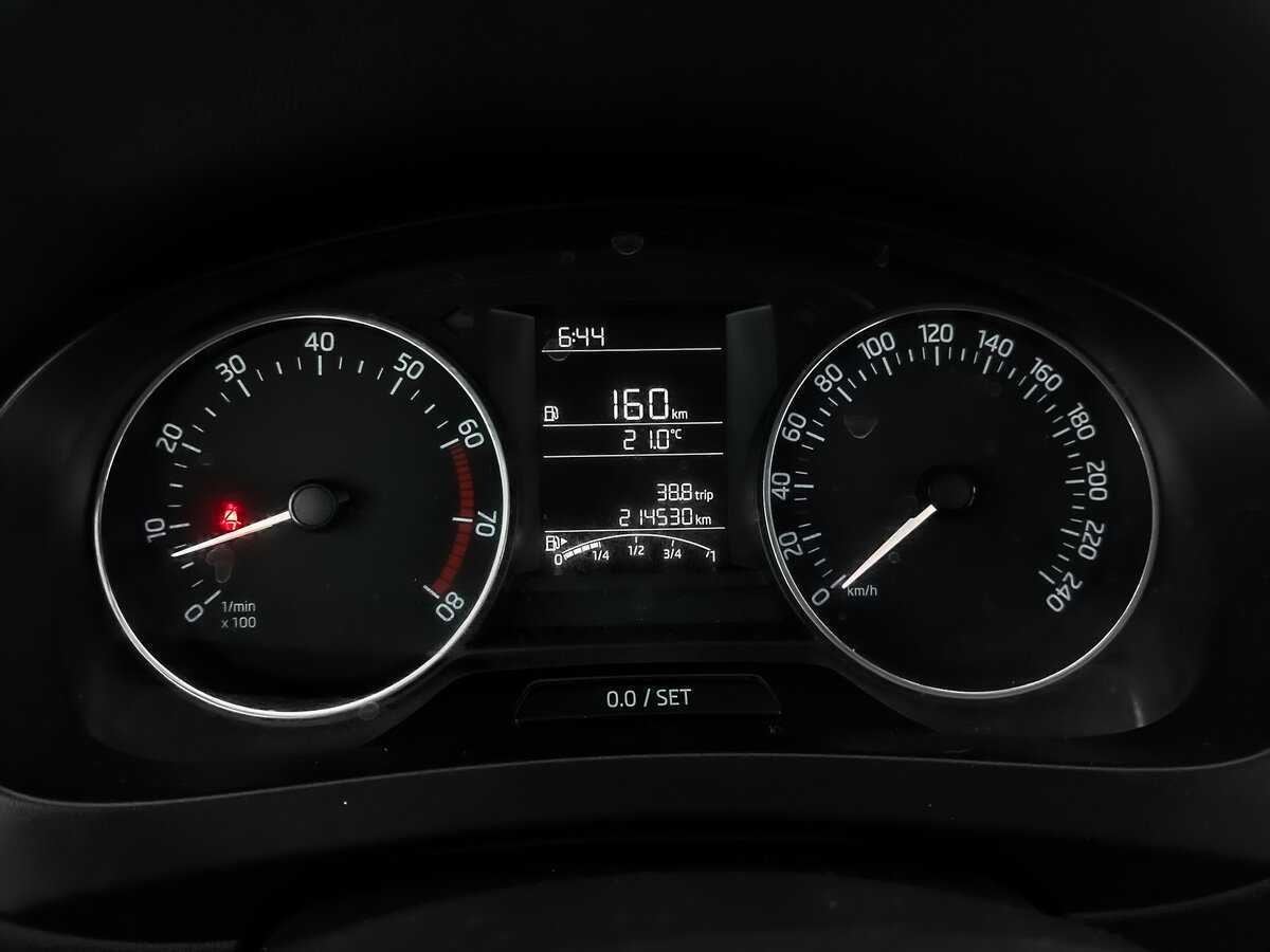 Skoda Rapid с пробегом — 2017 год. Фото: #15