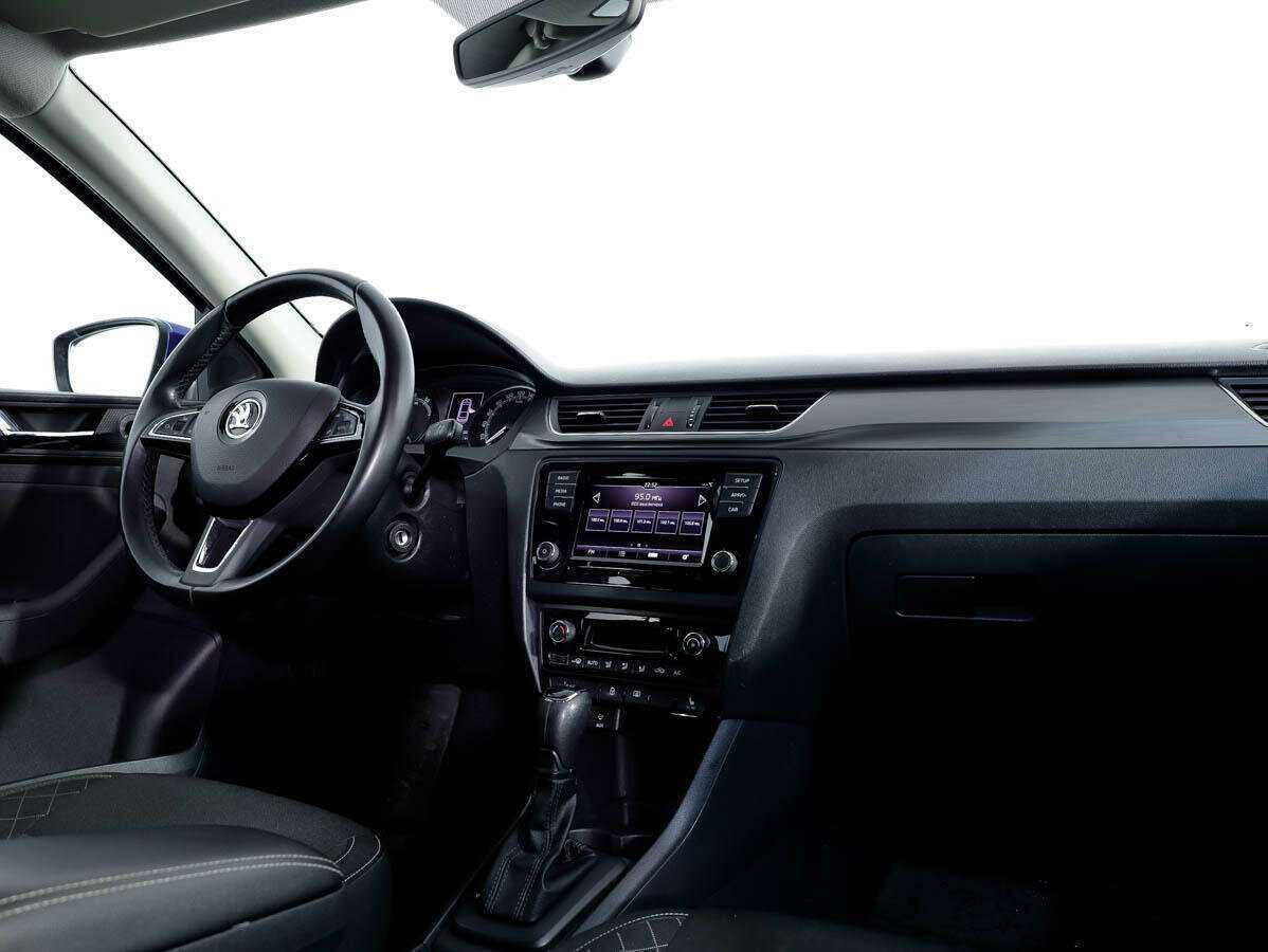 Skoda Rapid с пробегом — 2017 год. Фото: #8