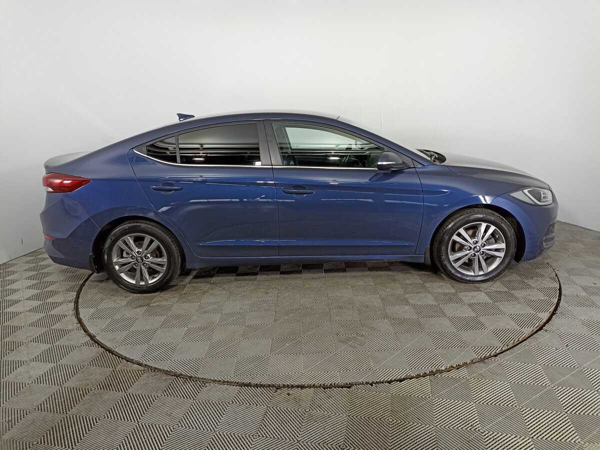 Hyundai Elantra с пробегом — 2018 год. Фото: #3