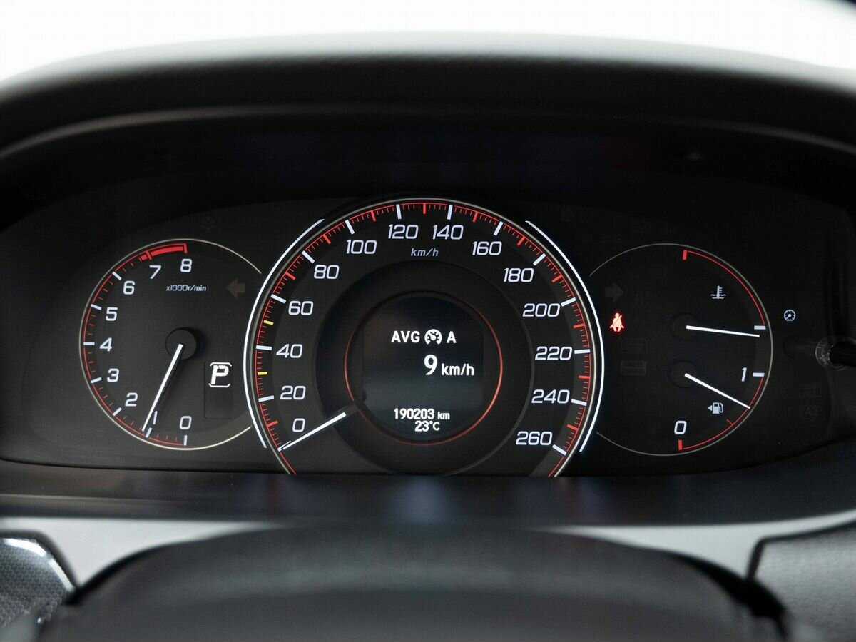 Honda Accord с пробегом — 2013 год. Фото: #16