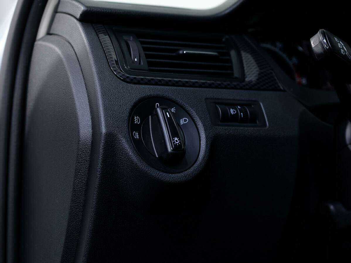 Skoda Rapid с пробегом — 2015 год. Фото: #16