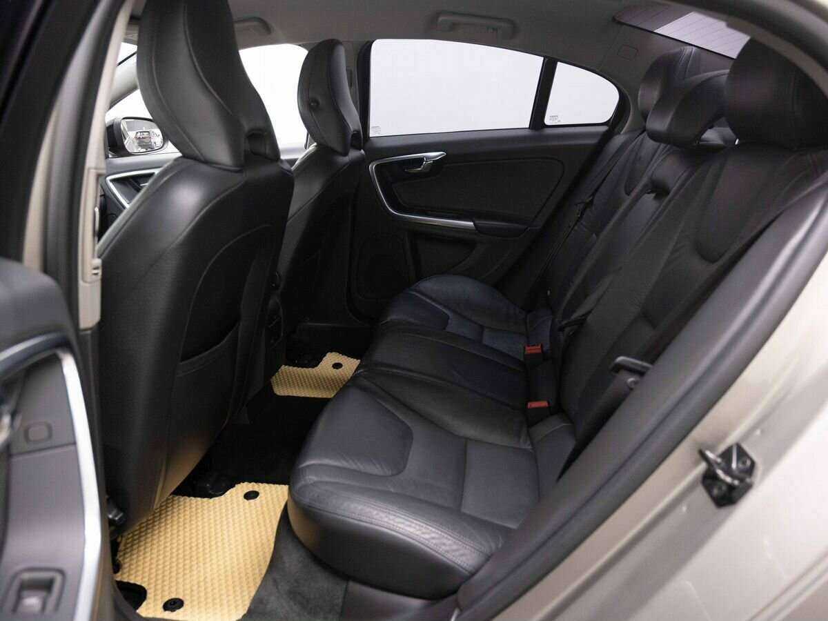 Volvo S60 с пробегом — 2012 год. Фото: #8