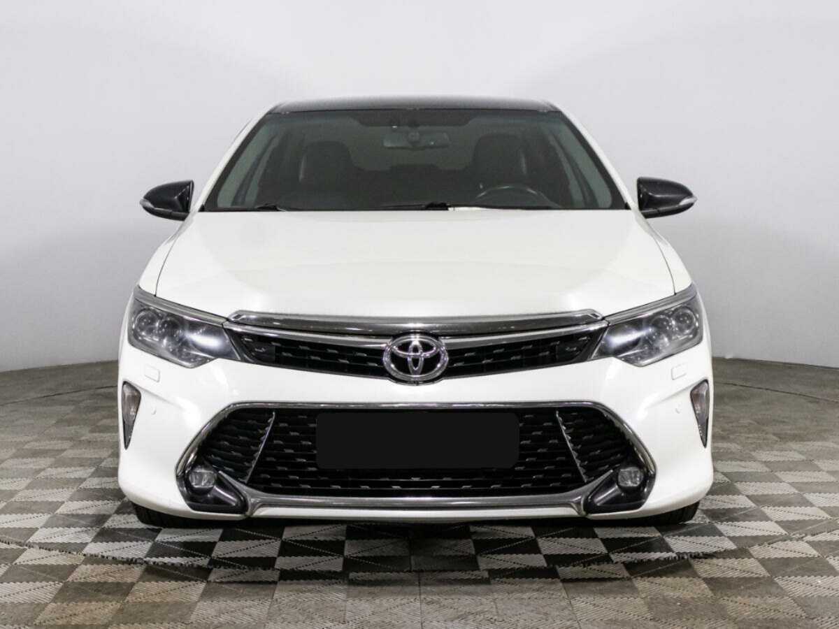 Toyota Camry с пробегом — 2017 год. Фото: #1