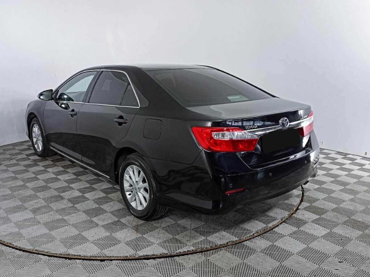 Toyota Camry с пробегом — 2012 год. Фото: #6