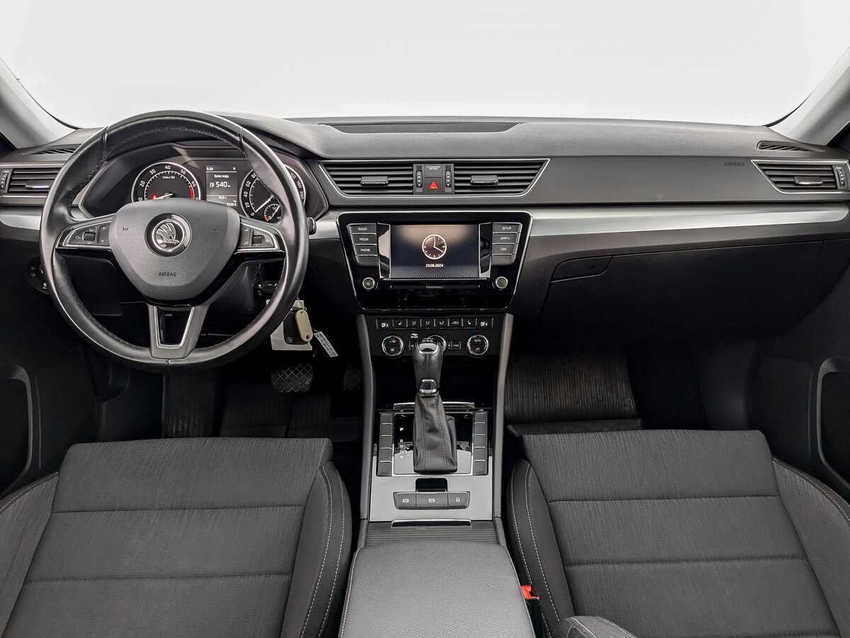 Skoda Superb с пробегом — 2018 год. Фото: #11