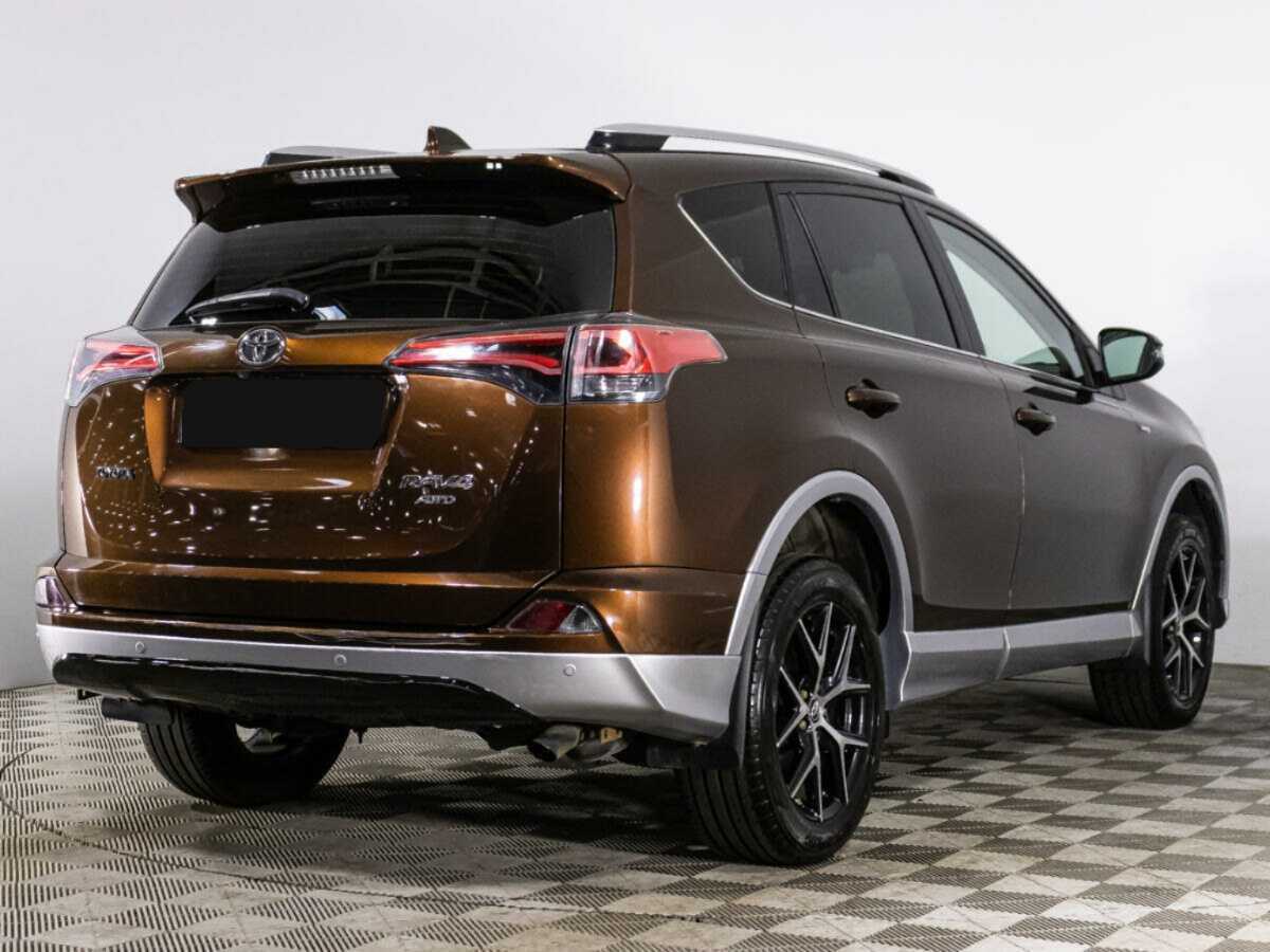 Toyota RAV4 с пробегом — 2016 год. Фото: #4