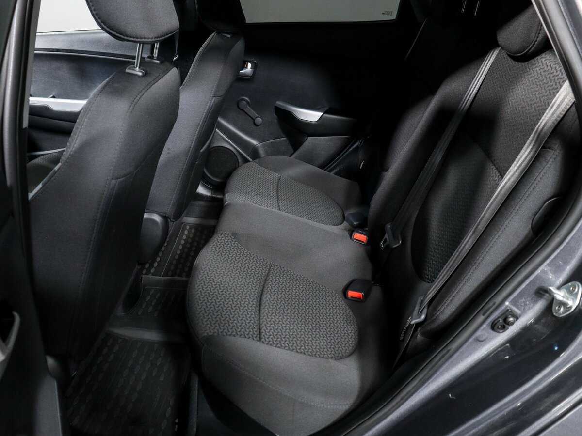 Kia Rio с пробегом — 2015 год. Фото: #6