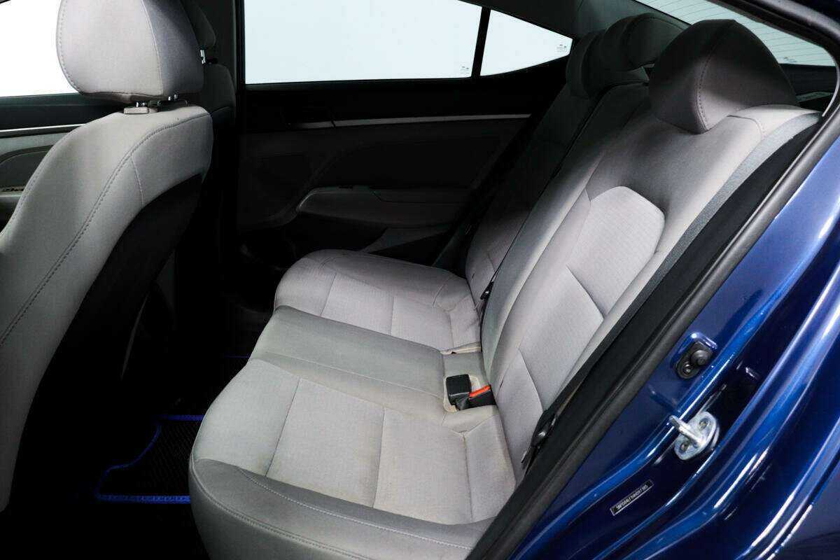 Hyundai Elantra с пробегом — 2016 год. Фото: #11