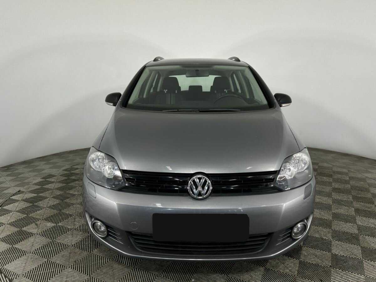 Volkswagen Golf Plus с пробегом — 2012 год. Фото: #1