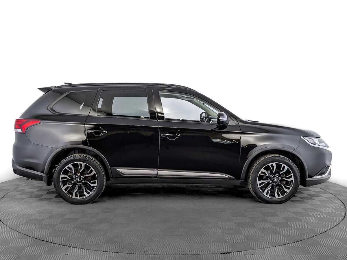Mitsubishi Outlander с пробегом — 2021 год. Фото: #3