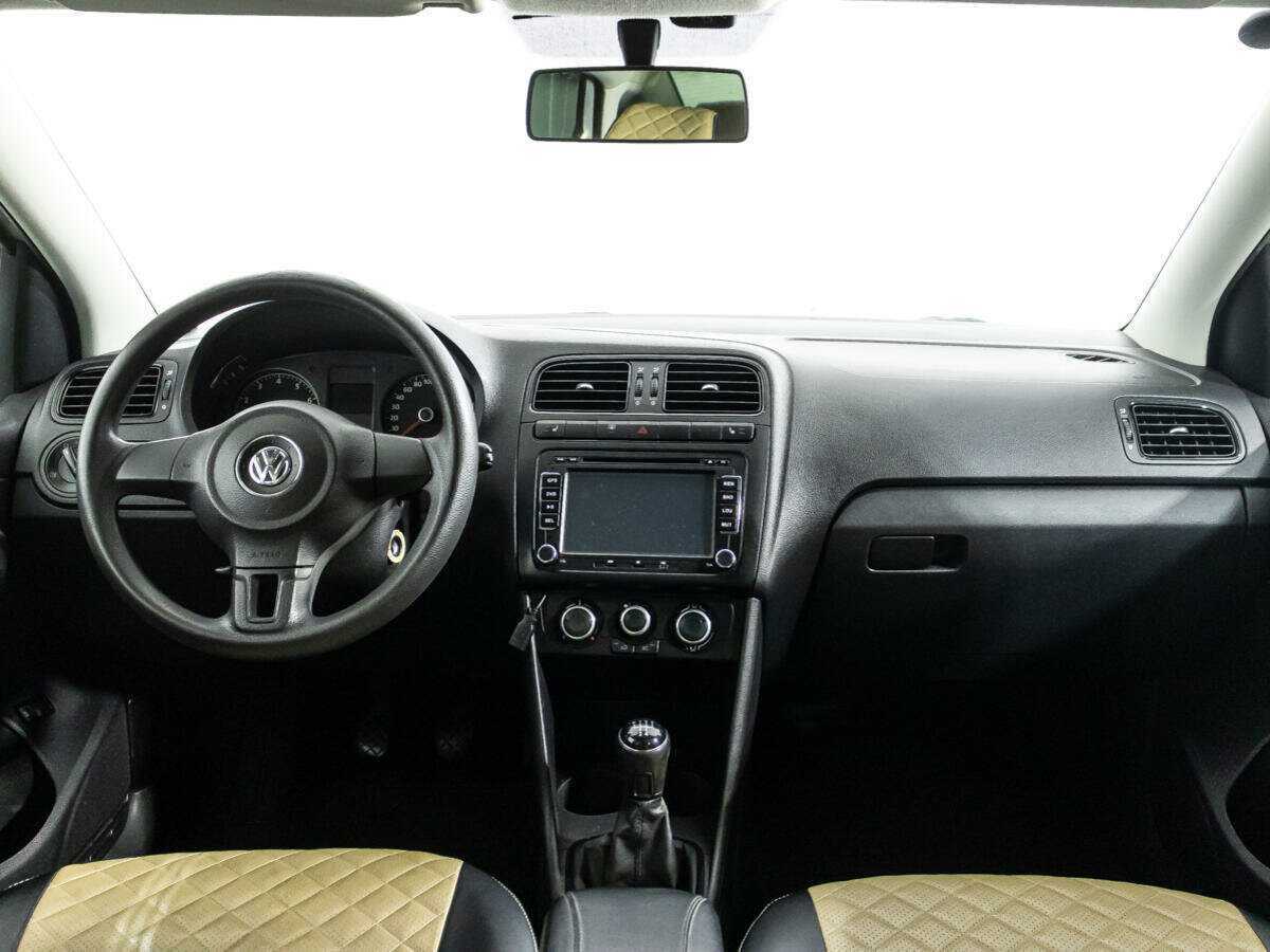 Volkswagen Polo с пробегом — 2013 год. Фото: #12