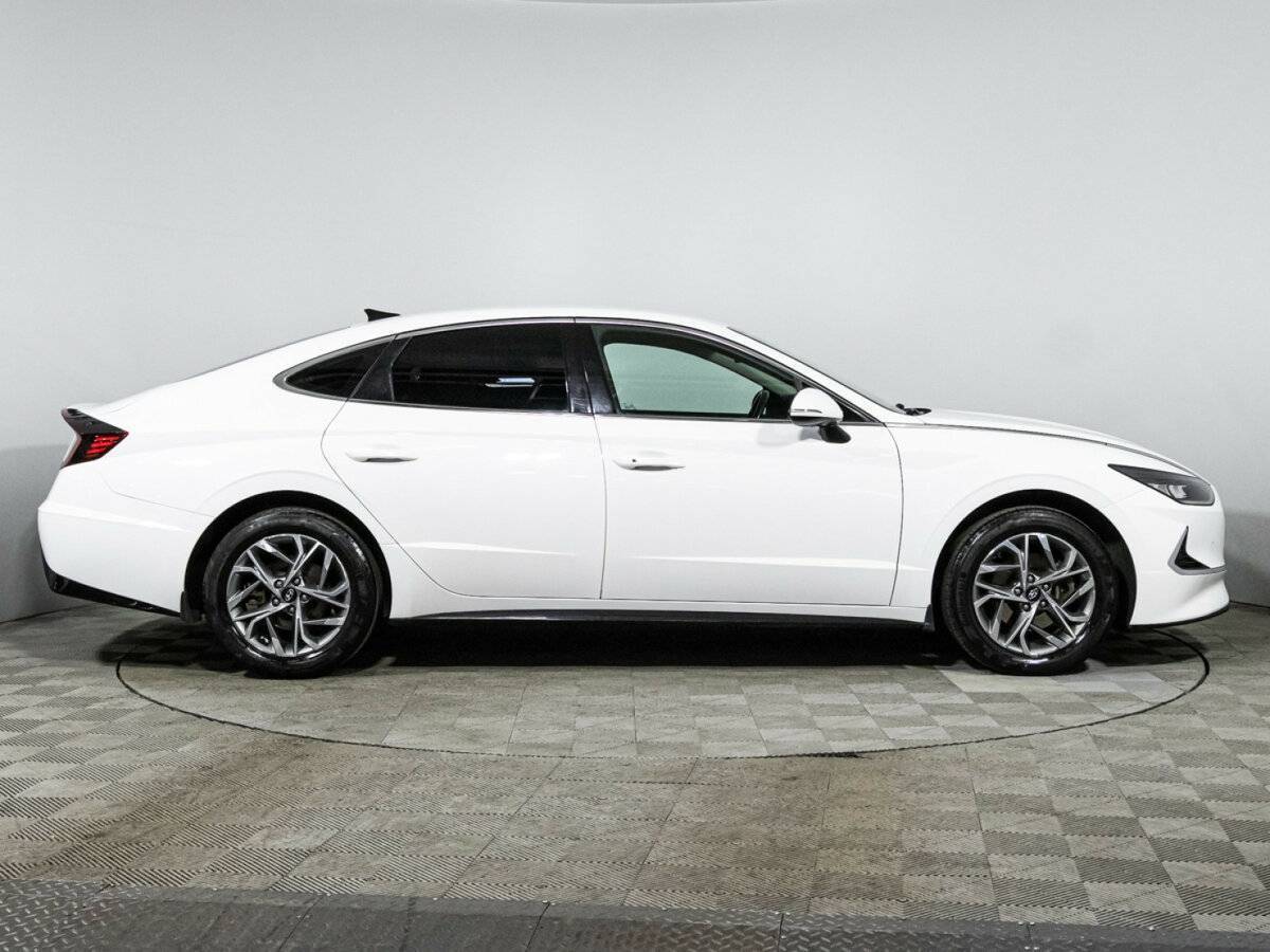 Hyundai Sonata с пробегом — 2020 год. Фото: #3