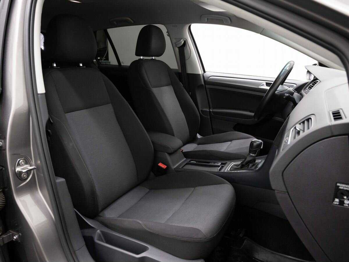 Volkswagen Golf с пробегом — 2013 год. Фото: #13